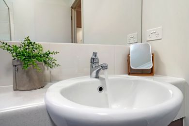 Środki czyszczące do powierzchni i urządzeń sanitarnych